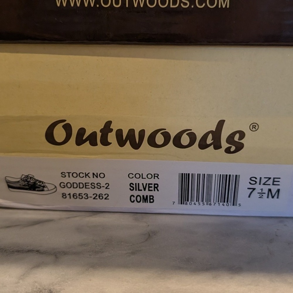 Outwoods Goddess-2 Sneakers Womens 7.5 Silver‎ White Good Rhinestone Star Bling